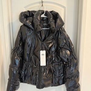 ALO Yoga Black Glossy Stunner Puffer Jacket